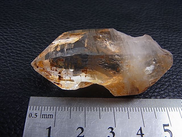 画像: ガネーシュヒマール・ヒンドゥン産ゴールデンヒーラー水晶ポイント 25.3g