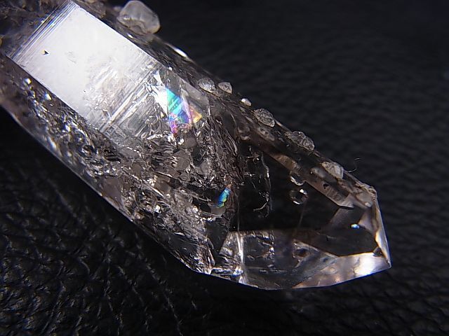 画像: ブランドバーグ産エレスチャル水晶（水入り/方沸石付き） 18.0g