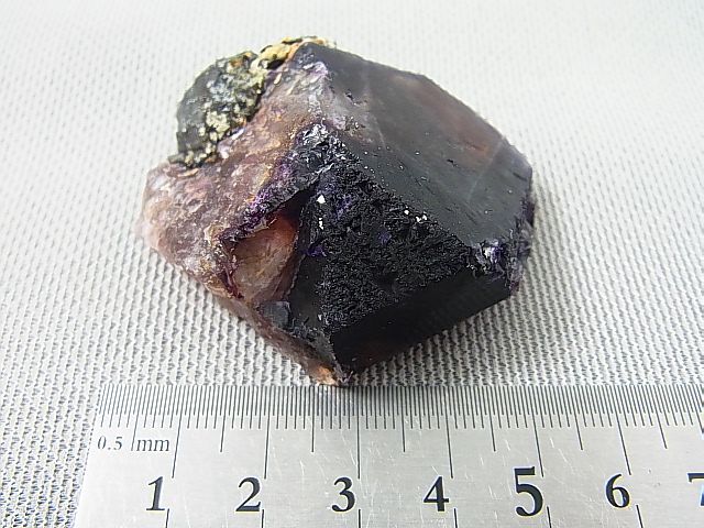 画像: 内モンゴル産スファレライト付きマルチカラーフローライト原石（1面研磨） 82.8g