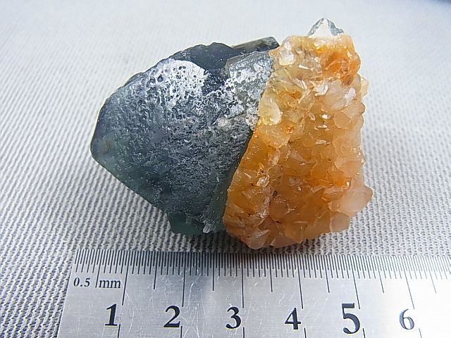 画像: ナイジェリア産強蛍光フローライト（グリーン＆ブルー）原石（ドゥルージ水晶付き） 86.1g