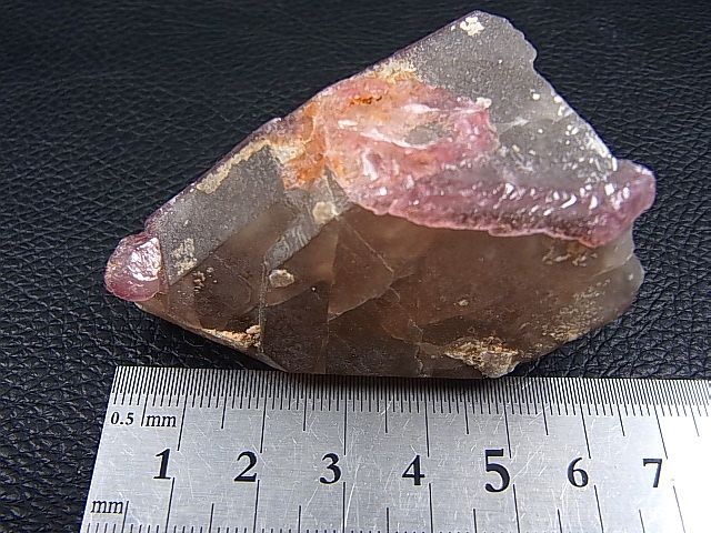 画像: アフガニスタン産ローズクオーツ結晶（紅水晶）原石 96.6g