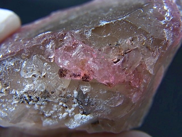 画像: アフガニスタン産ローズクオーツ結晶（紅水晶）原石 178.9g