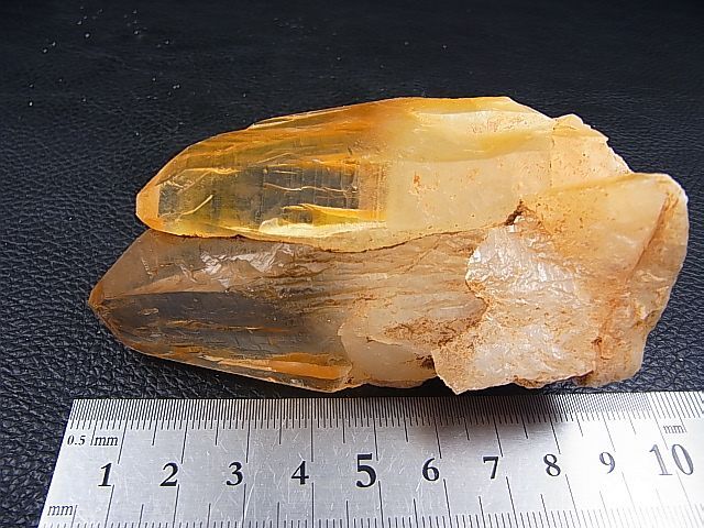 画像: ガネーシュヒマール・ヒンドゥン産ゴールデンヒーラー水晶（ダブルポイント） 159.3g