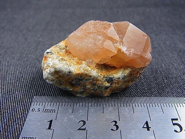 画像: ザギマウンテンキャラメルカラー水晶（アンフィボール入り） 28.3g