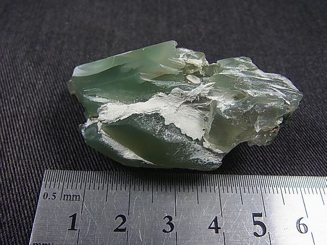 画像: スカルドゥ産エピドート＆アンフィボール入りミルキーグリーン水晶原石 36.0g