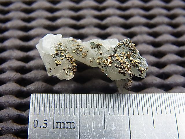 画像: ノルウェー産パイライト付き水晶ポイント（連晶） 2.0g