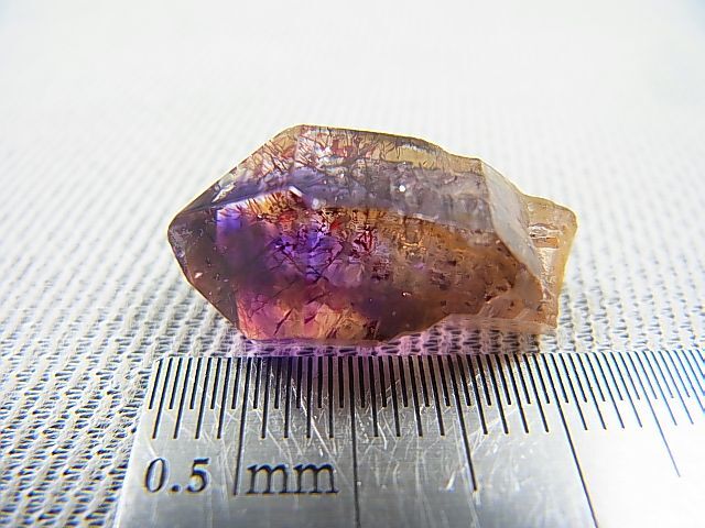 画像: マダガスカル産アメジスト原石（ゲーサイト/レピドクロサイト入り） 3.4g