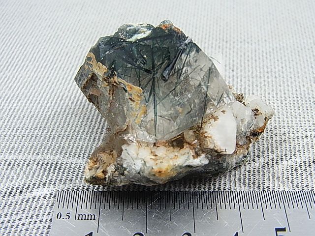画像: ザギマウンテン水晶＆カルサイト原石（エジリン/ブラックトルマリン入り） 54.2g