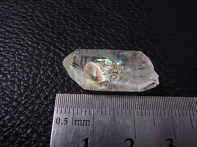 画像: マダガスカル産ペトロリウム水晶ポイント 3.2g