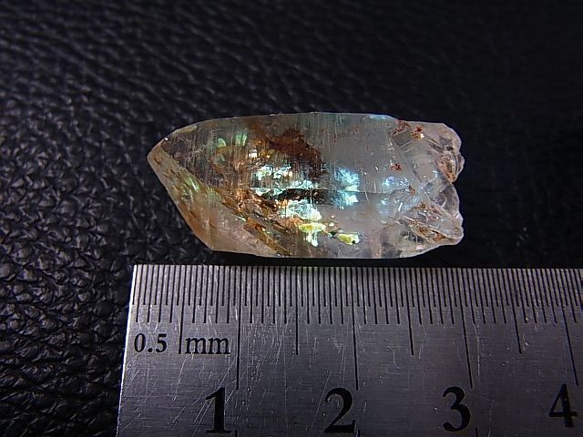 画像: マダガスカル産ペトロリウム水晶ポイント 4.8g