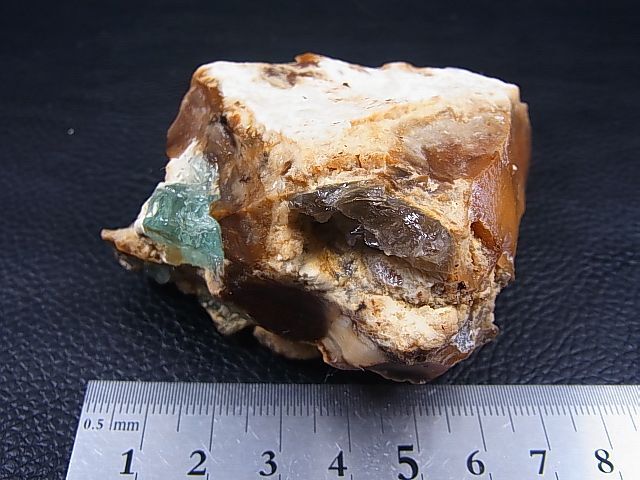 画像: ベトナム・タインホア産アクアマリン結晶付き原石（粘土鉱物/オパライズドカルセドニー） 170.5g