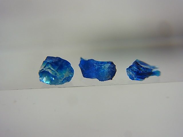 画像: ジンバブエ産ユークレース結晶原石 3点セット トータル 0.4カラット