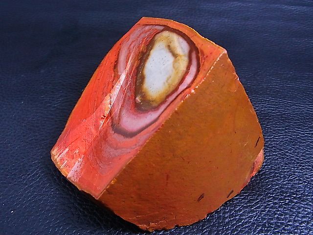 画像: マダガスカル産ポリクロームジャスパー原石 298.2g