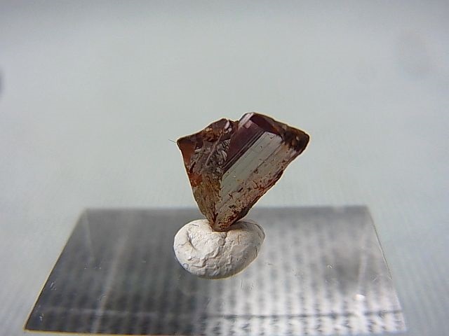 画像: トルコ産双晶ダイアスポア原石 1.2カラット