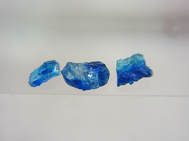画像: ジンバブエ産ユークレース結晶原石 3点セット トータル 0.4カラット