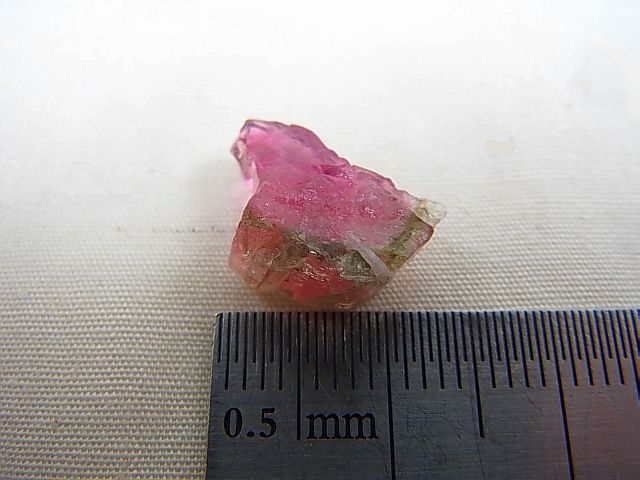 画像: カリフォルニア産バイカラー（ピンク/グリーン）トルマリン原石 5.8カラット