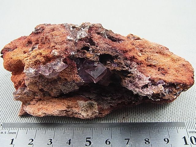 画像: メキシコ・オハエラ鉱山産フローライト原石（赤色蛍光） 207.9g
