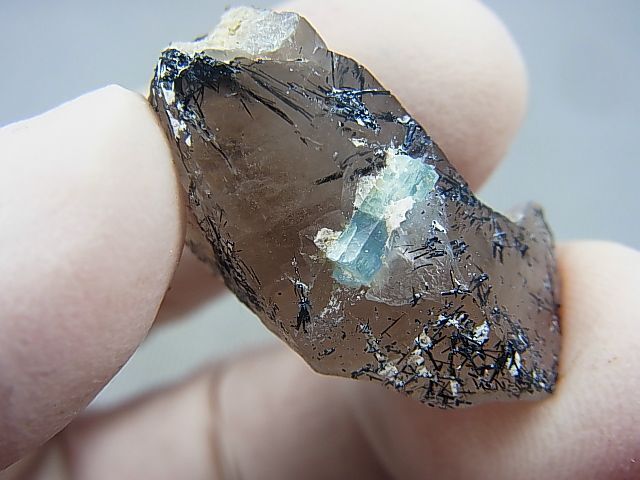 画像: ベトナム・タインホア産アクアマリン付きスモーキー水晶 7.7g