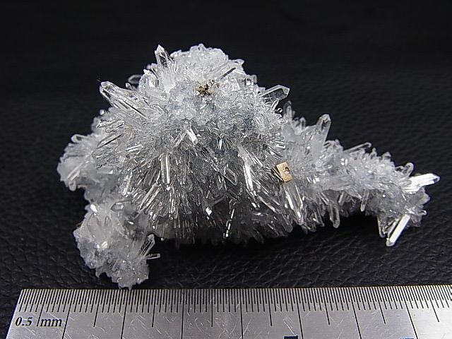 画像: ペルー産パイライト＆ニードル水晶クラスター 76.7g