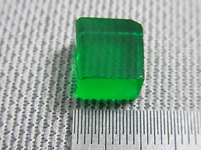 画像: 飯盛ラボストーン（IL-stone）「エメロード」 9.6カラット