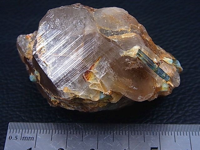 画像: ベトナム・タインホア産アクアマリン付きスモーキー水晶 79.7g