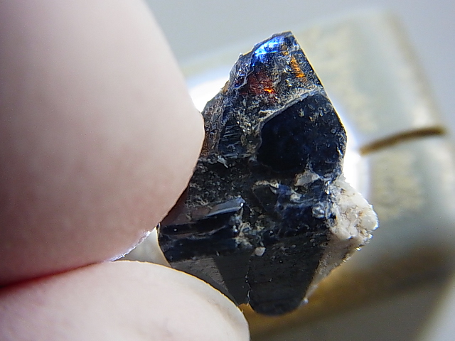 画像: ノルウェー産アナテース原石結晶（レッド＆ブルー透過） 1.7g