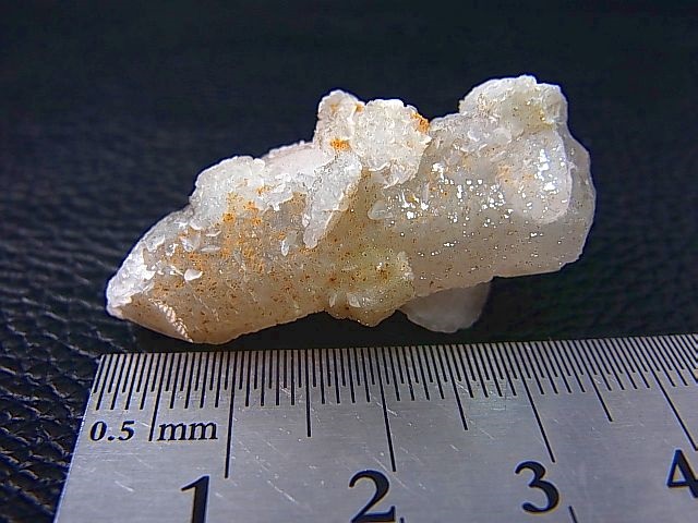 画像: 内モンゴル産インターフェレンス水晶＆カルサイト（ポーカーチップ型）原石 10.3g