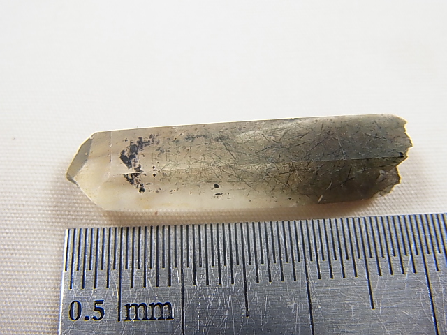 画像: ノルウェー産水晶ポイント（アクチノライト/ヘマタイト入り） 2.2g