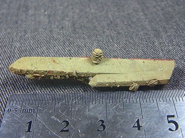 画像: 内モンゴル産グリーン水晶原石（カルサイト/クローライト/パイライト付き） 4.0g