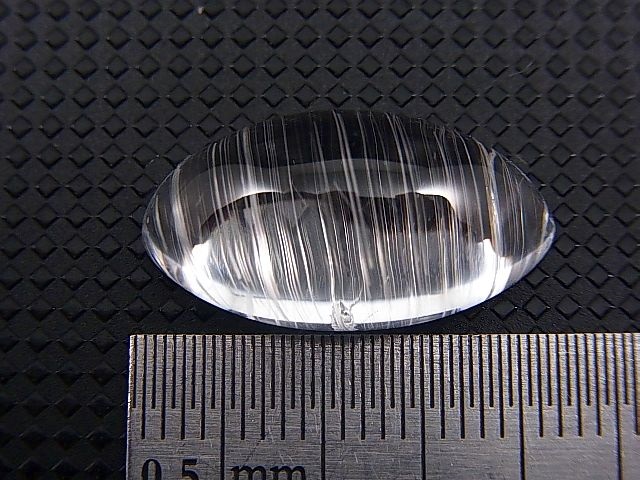 画像: マダガスカル産チューブインクルージョン（ニードルイン）トパーズ・ルース 18.8カラット