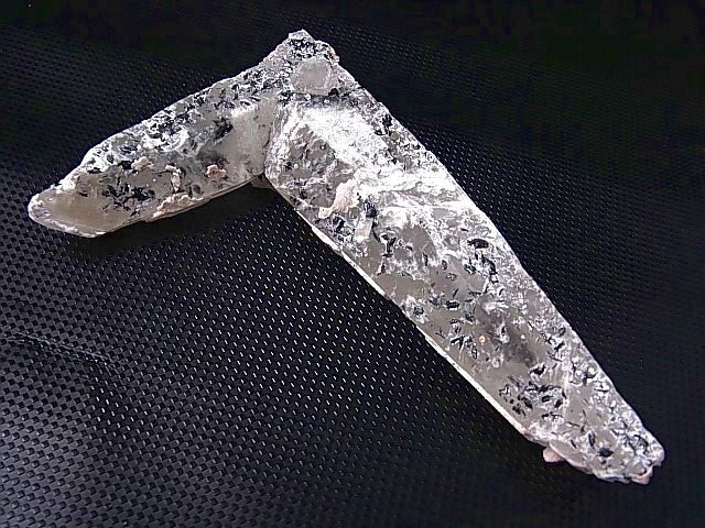 画像: 内モンゴル産日本式双晶水晶（ヘマタイト付き） 120.8g