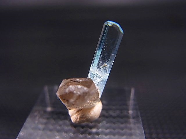 画像: ベトナム・タインホア産アクアマリン付きスモーキー水晶 0.4g