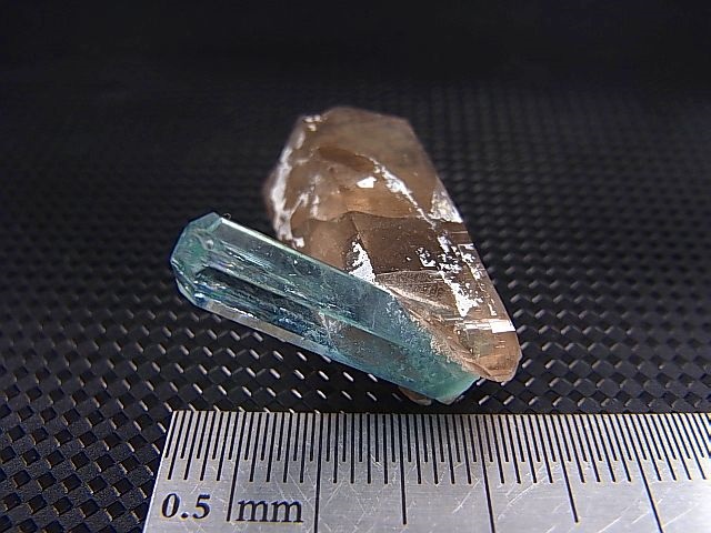画像: ベトナム・タインホア産アクアマリン付きスモーキー水晶 4.6g