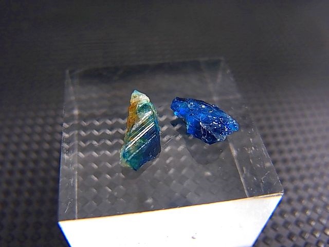 画像: ジンバブエ産ユークレース結晶原石 2点セット トータル 1.0カラット