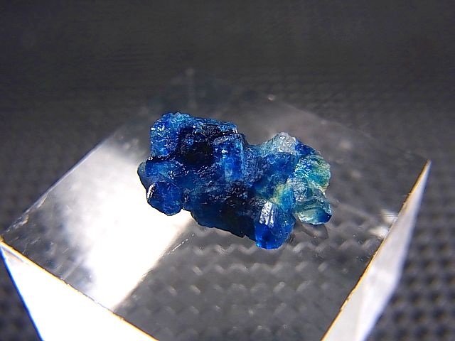画像: ジンバブエ産ユークレース結晶原石 1.7カラット