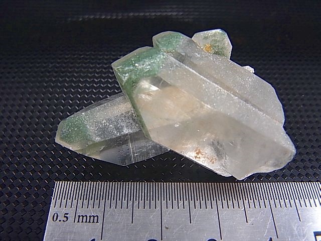 画像: インド・マニハール産クローライトファントム入り水晶（連晶） 20.8g