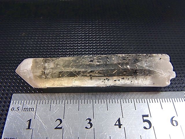 画像: 内モンゴル産インクルージョン入りクリア水晶原石 15.1g