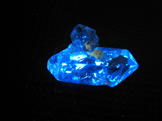 画像: パキスタン・クエッタ産蛍光オイル入りＤＴ水晶 1.9g