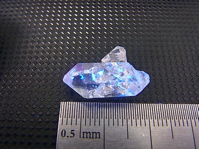 画像: パキスタン・クエッタ産蛍光オイル入りＤＴ水晶 1.9g