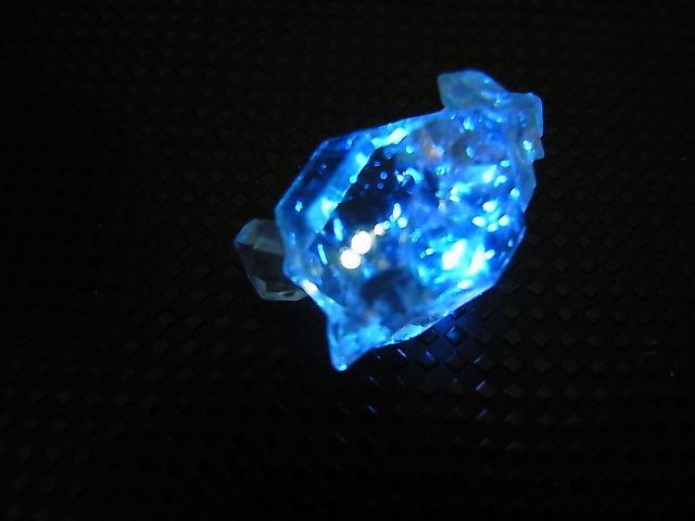 画像: パキスタン・クエッタ産蛍光オイル入りＤＴ水晶 2.8g
