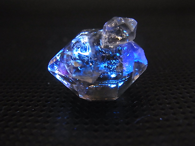 画像: パキスタン・クエッタ産蛍光オイル入りＤＴ水晶 3.8g