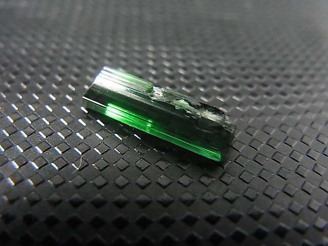画像: 宝石需要品質：アフガニスタン産グリーントルマリン柱状結晶 2.0カラット
