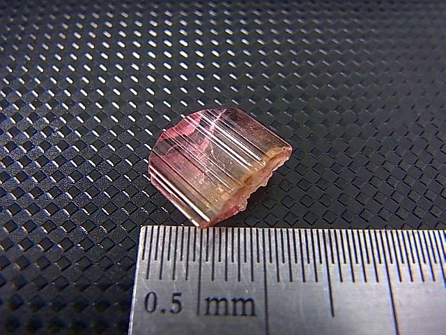 画像: アフガニスタン産ピンクトルマリン柱状結晶 2.7カラット