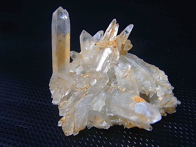 画像: インド・マニカラン産リモナイト水晶クラスター 28.6g