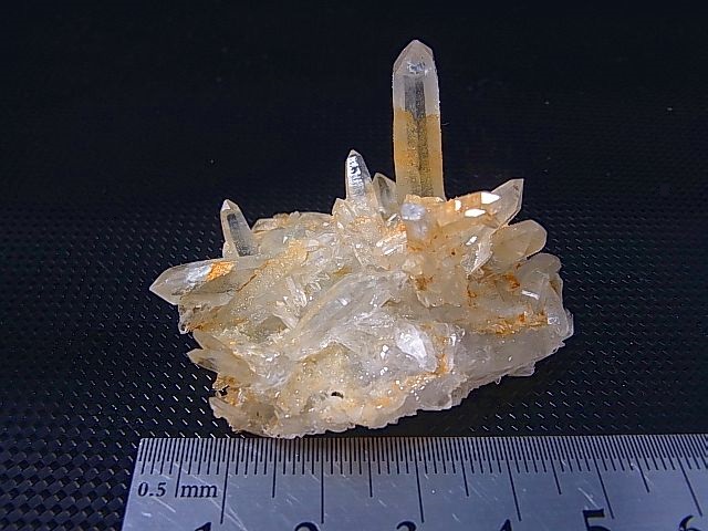 画像: インド・マニカラン産リモナイト水晶クラスター 28.6g