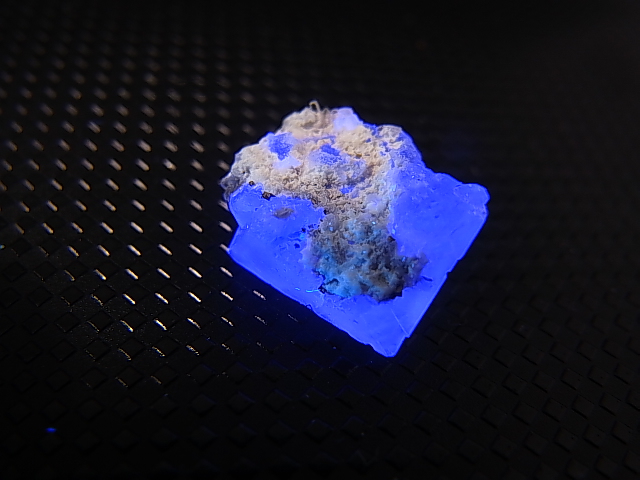 画像: 猪倉大成鉱山産パイライト付きグリーンフローライト原石 1.4g