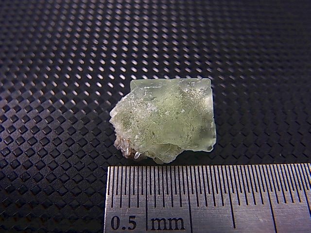 画像: 猪倉大成鉱山産パイライト付きグリーンフローライト原石 1.4g