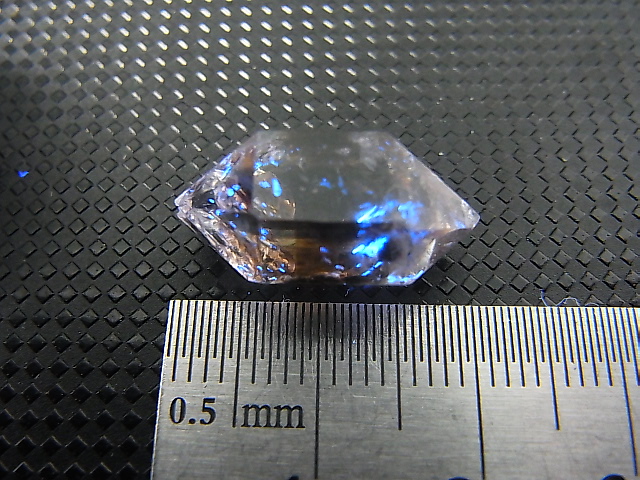 画像: パキスタン・クエッタ産蛍光オイル入りＤＴ水晶 2.4g