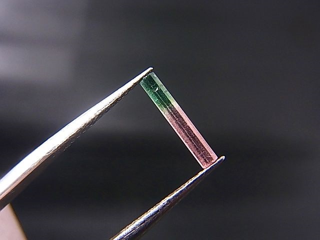 画像: ブラジル産バイカラートルマリン（ピンク/グリーン）柱状結晶 0.3カラット