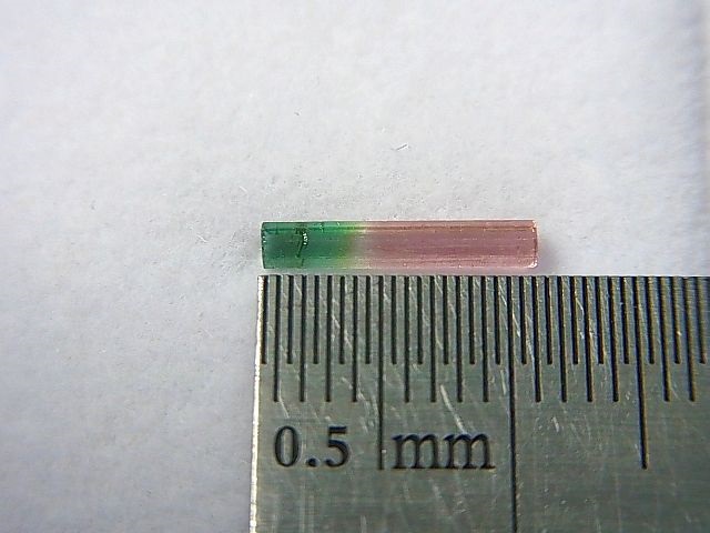 画像: ブラジル産バイカラートルマリン（ピンク/グリーン）柱状結晶 0.3カラット